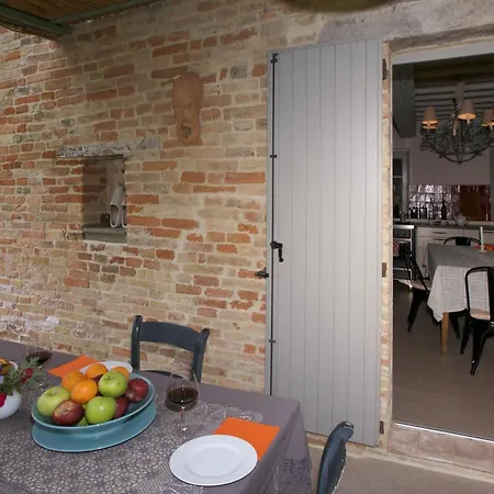 Spacious Mansion In With Barbecue Corinaldo