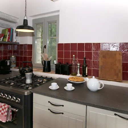 Spacious Mansion In With Barbecue Corinaldo