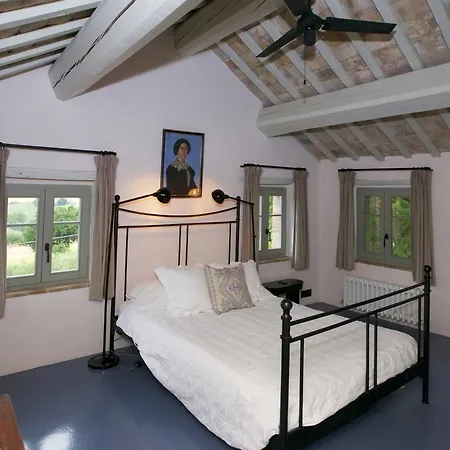 Spacious Mansion In With Barbecue *