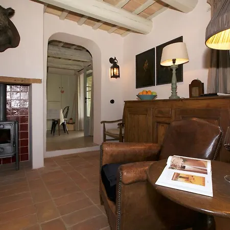 Spacious Mansion In With Barbecue