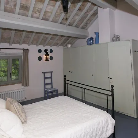 Casa vacanze Spacious Mansion In With Barbecue